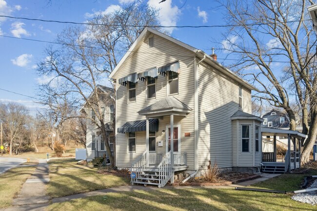 1411 Jersey Ridge Rd in Davenport, IA - Building Photo - Building Photo