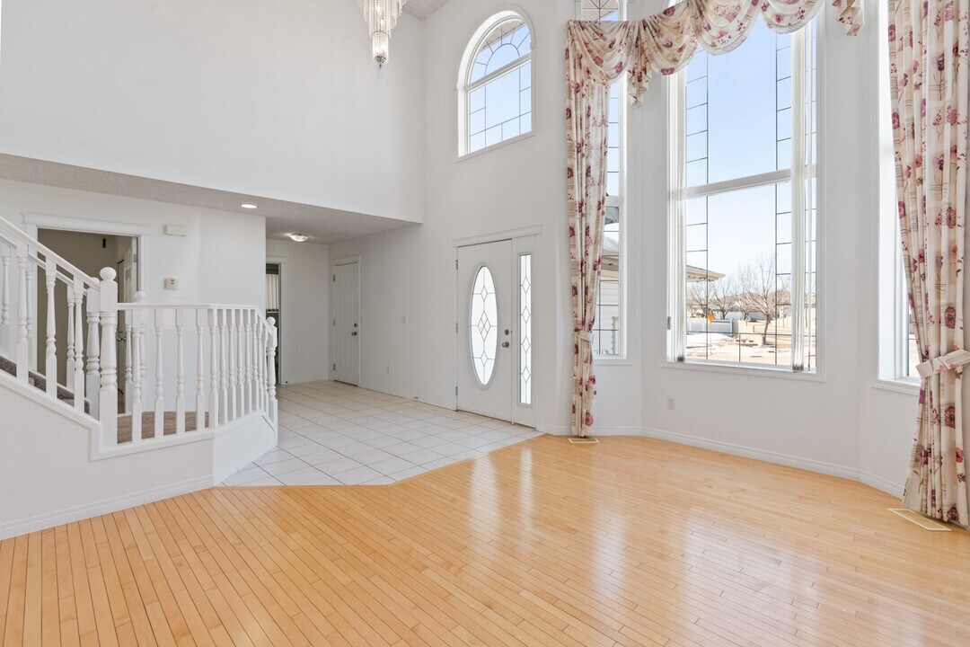 14167-14134 134 St NW in Edmonton, AB - Building Photo