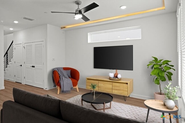 property at 104 Creekside Trail