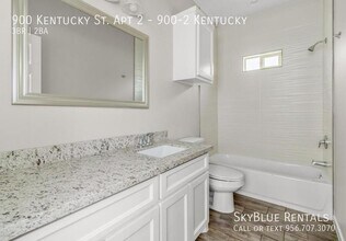 900 Kentucky St in Alton, TX - Building Photo - Building Photo