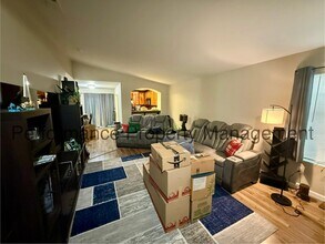 4000 Viverone Ln in Bakersfield, CA - Building Photo - Building Photo