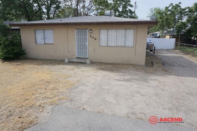 209 E Harding Ave