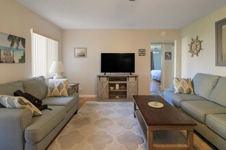 407 Pine Glen Ln in Greenacres, FL - Building Photo - Building Photo