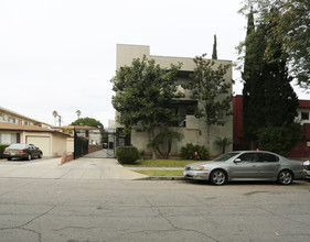 461 W Windsor Rd in Glendale, CA - Foto de edificio - Building Photo