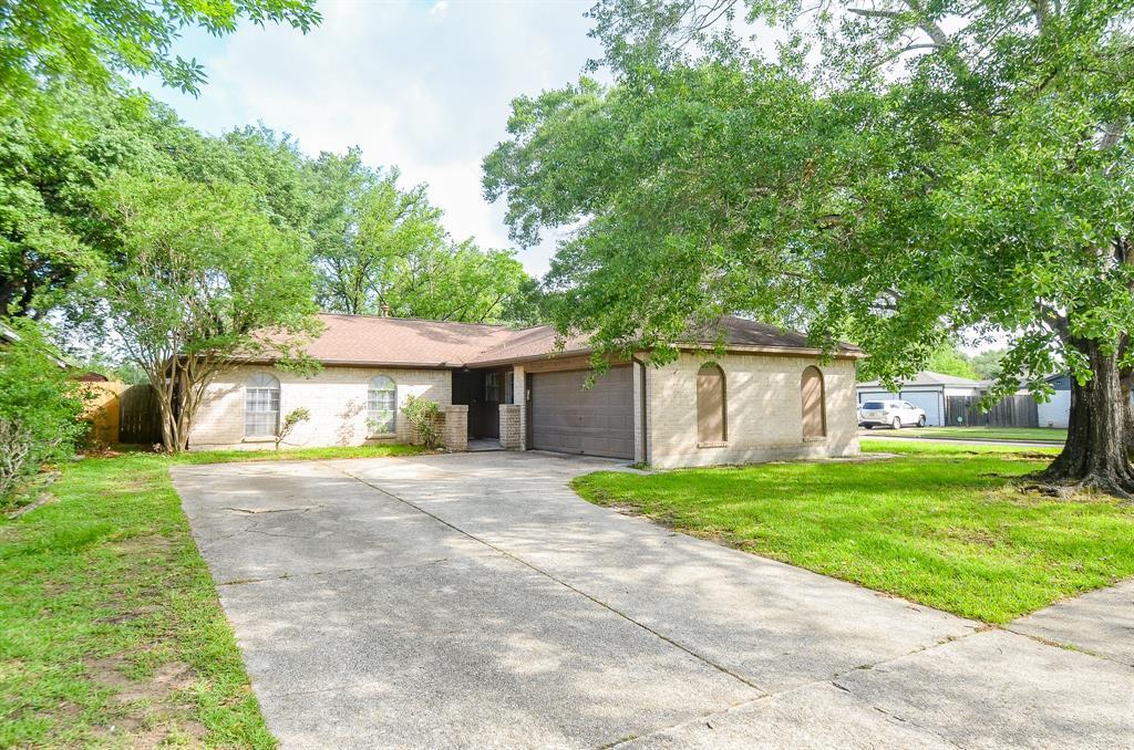 4802 Lost Oak Dr in Spring, TX - Building Photo