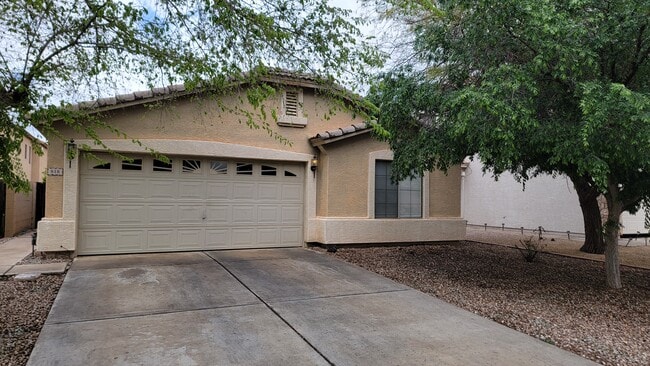 property at 818 E Monteleone St