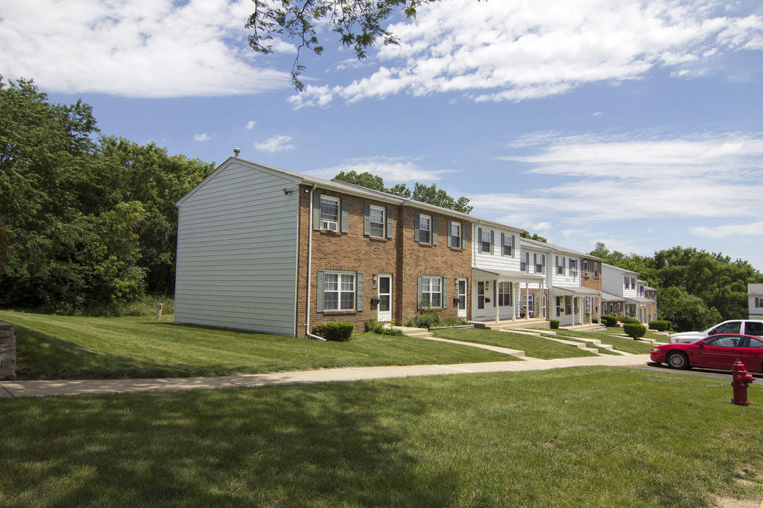 Crestwood of Elgin in Elgin, IL - Building Photo