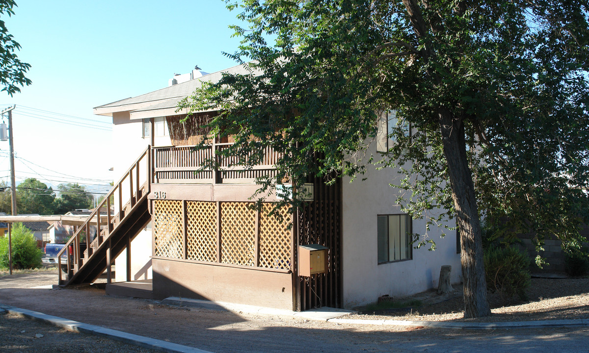 14th St Apartments in Las Vegas, NV - Building Photo