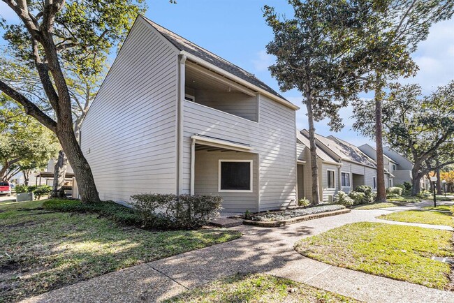 2317 Briarwest Blvd in Houston, TX - Building Photo - Building Photo