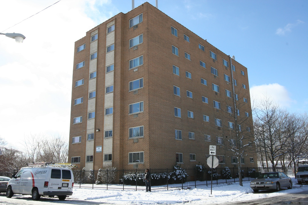 Transformation Housing Iii in Chicago, IL - Building Photo