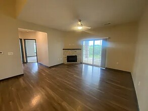 2869 Spring Rose Cir-Unit -310 in Coralville, IA - Building Photo - Building Photo