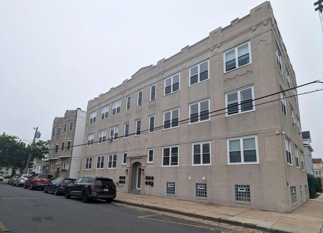 2 S Oakland Ave in Ventnor City, NJ - Building Photo - Building Photo