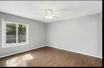 1906 Plum Grove Rd, Unit Kings Walk in Rolling Meadows, IL - Building Photo - Building Photo