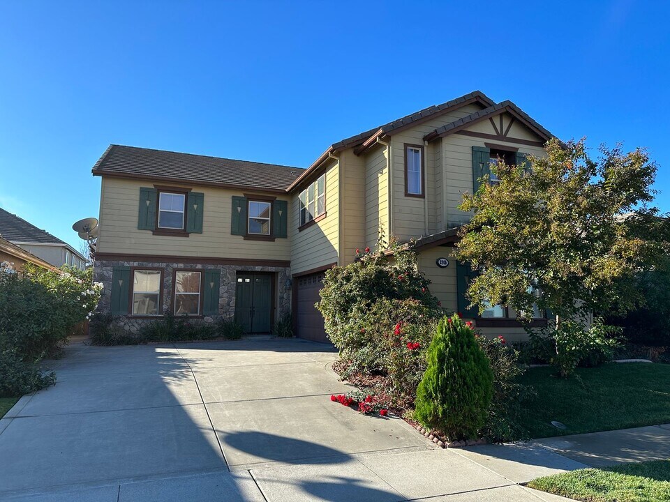 3245 Pillsbury Rd in West Sacramento, CA - Building Photo