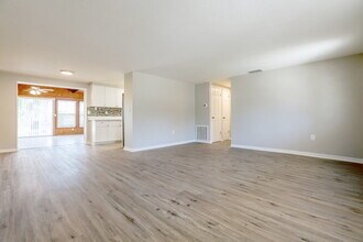 2908 Bucida Dr in Sarasota, FL - Building Photo - Building Photo