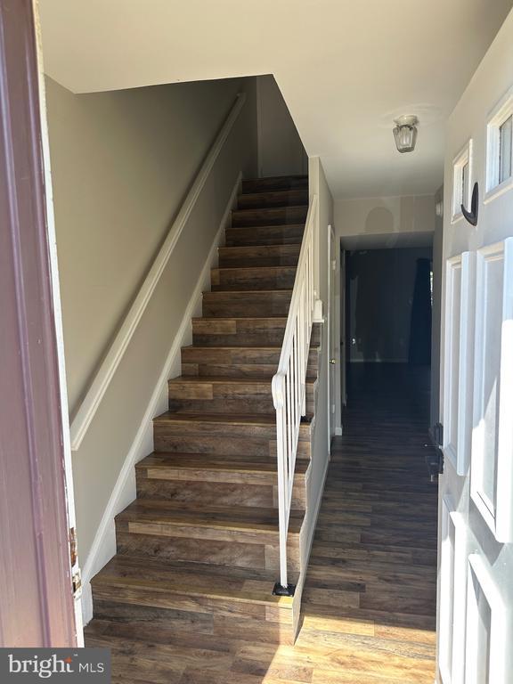 8452 Sandstone Way in Manassas Park, VA - Building Photo - Building Photo