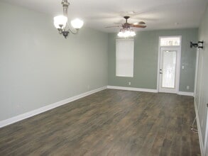6144 Abbott Station Drive, Unit Unit 201 in Zephyrhills, FL - Building Photo - Building Photo