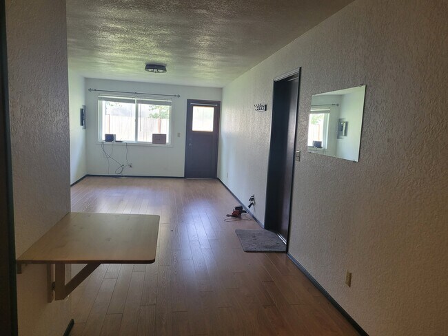 17464 Dunbar Rd, Unit 1 in Mount Vernon, WA - Building Photo - Building Photo