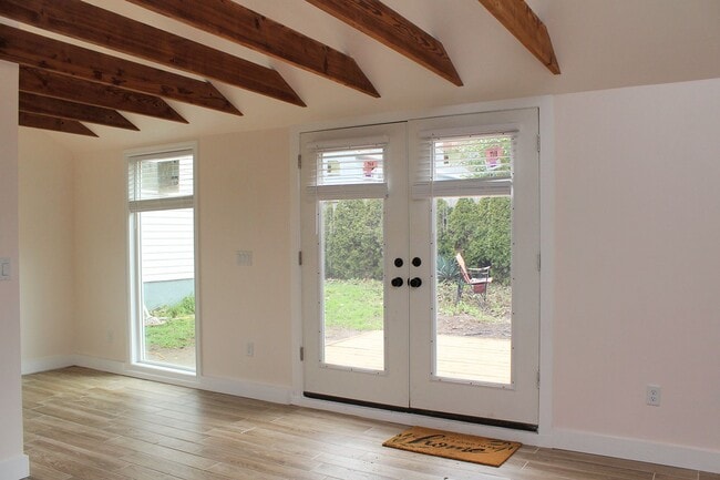 4135 NE 72nd Ave. in Portland, OR - Building Photo - Building Photo