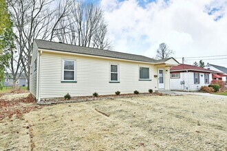 968 Gary Ave SE in Girard, OH - Building Photo - Building Photo
