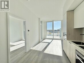 1007 The Queensway in Toronto, ON - Building Photo - Building Photo