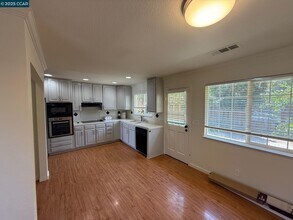 1049 Miranda Way in Livermore, CA - Building Photo - Building Photo