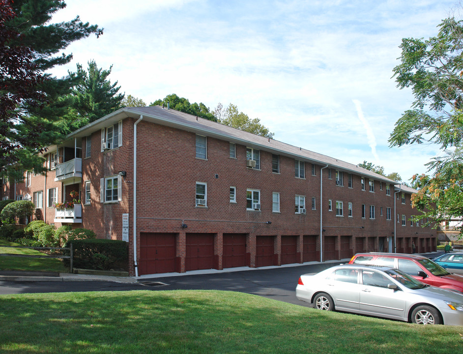 Sulgrave Owners Corporation in White Plains, NY - Building Photo