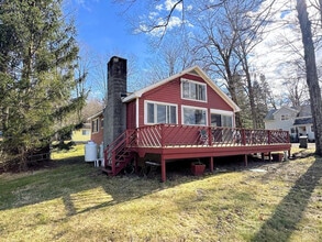 9 Washington Dr in Hillsdale, NY - Building Photo - Building Photo
