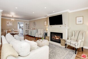 4443 Saugus Ave in Los Angeles, CA - Building Photo