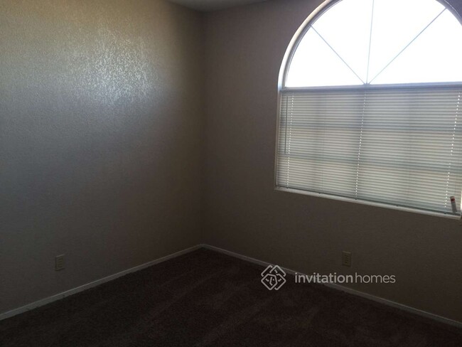 7801 Cherry River Dr in Las Vegas, NV - Building Photo - Building Photo