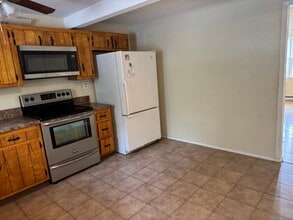 617 Millville Ave in Naugatuck, CT - Building Photo - Building Photo