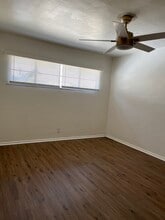 2515 Chester Ln in Bakersfield, CA - Foto de edificio - Building Photo