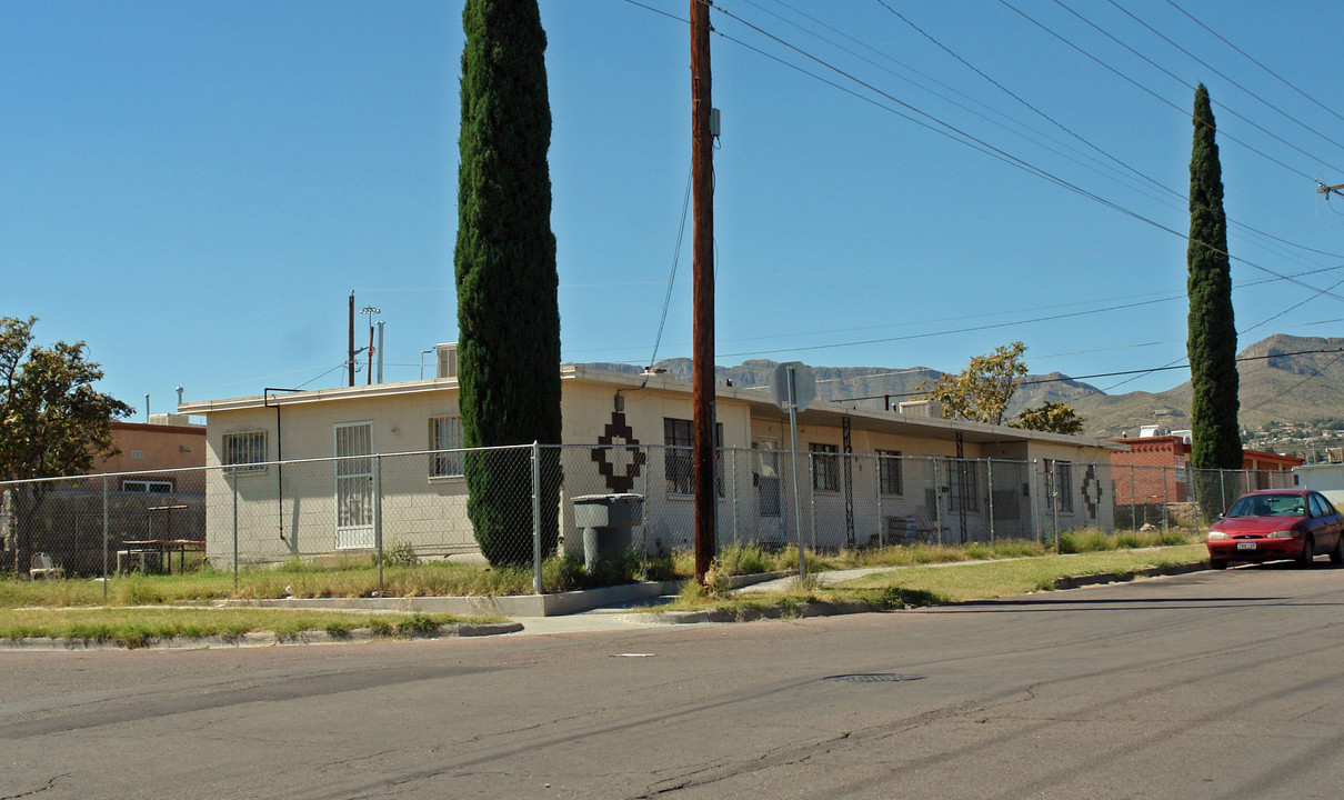 4460 Sunrise Ave in El Paso, TX - Foto de edificio