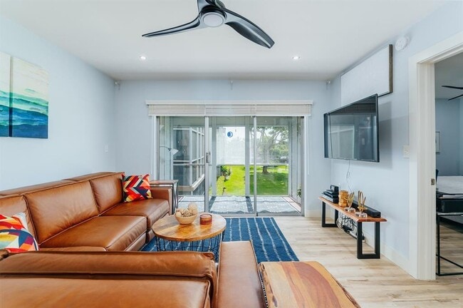 2970 NE 16th Ave, Unit 202 in Oakland Park, FL - Building Photo - Building Photo