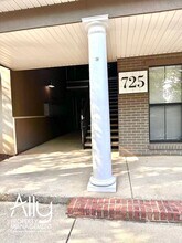 725 Walker Square in Charlottesville, VA - Building Photo - Building Photo
