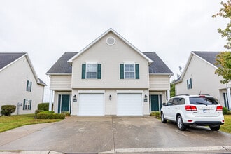 4532 Picadilly Cir in Jasper, IN - Building Photo - Building Photo