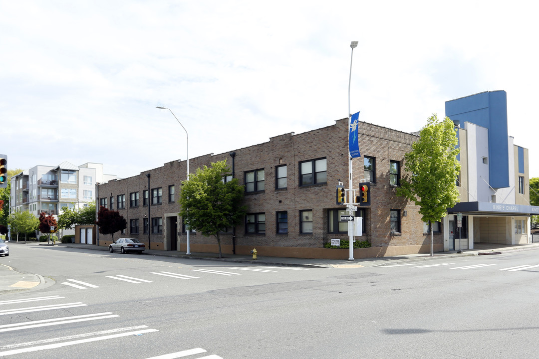 Roxy Apartments in Renton, WA - Building Photo