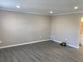 1605 Addison Rd S in District Heights, MD - Building Photo