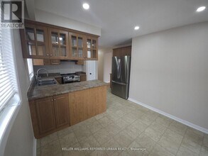 30 Picaro Dr in Toronto, ON - Building Photo - Building Photo