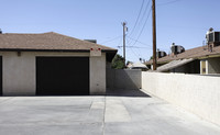 15554 Bear Valley Rd in Victorville, CA - Building Photo - Building Photo