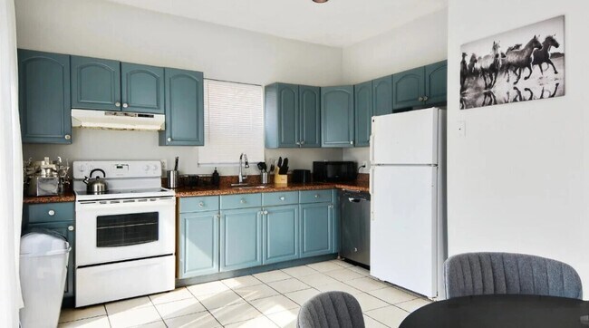 15 North Beacon St, Unit 803 in Boston, MA - Building Photo - Building Photo