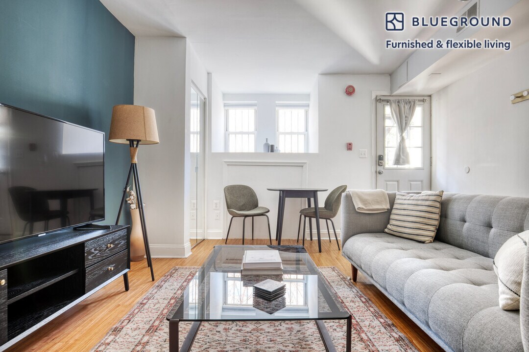 1415 17th St NW in Washington, DC - Building Photo