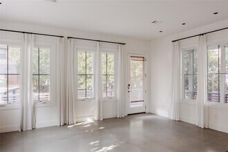 708 Cardinal Ln in Austin, TX - Building Photo - Building Photo