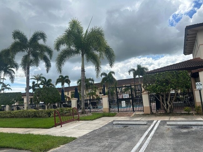 12856 SW 132nd Terrace in Miami, FL - Building Photo - Building Photo