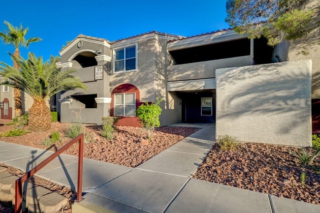 5055 W Hacienda Ave in Las Vegas, NV - Building Photo - Building Photo