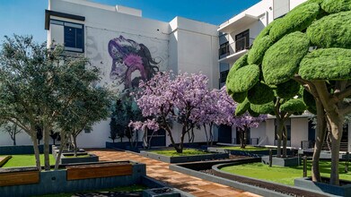 425-475 E Atlantic Blvd in Pompano Beach, FL - Building Photo - Building Photo