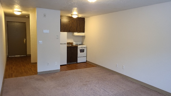 1625 Kent Des Moines Rd in Des Moines, WA - Foto de edificio - Building Photo