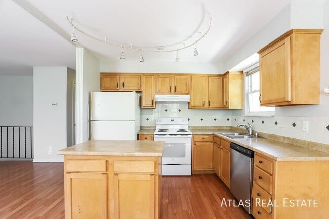 property at 3603 W 90th Pl