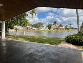 2473 NW 191st Ave in Pembroke Pines, FL - Building Photo - Building Photo