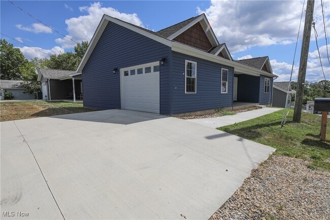 357 W South St in Barnesville, OH - Building Photo - Building Photo